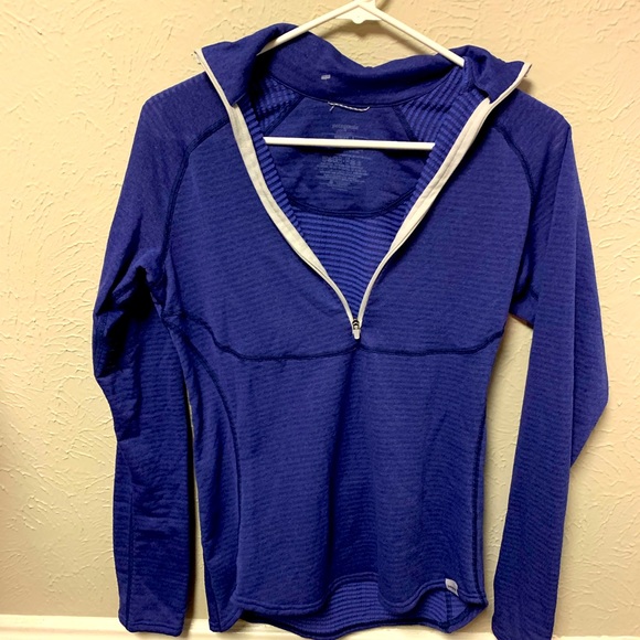 Patagonia purple pull over size women’s small - Picture 2 of 5